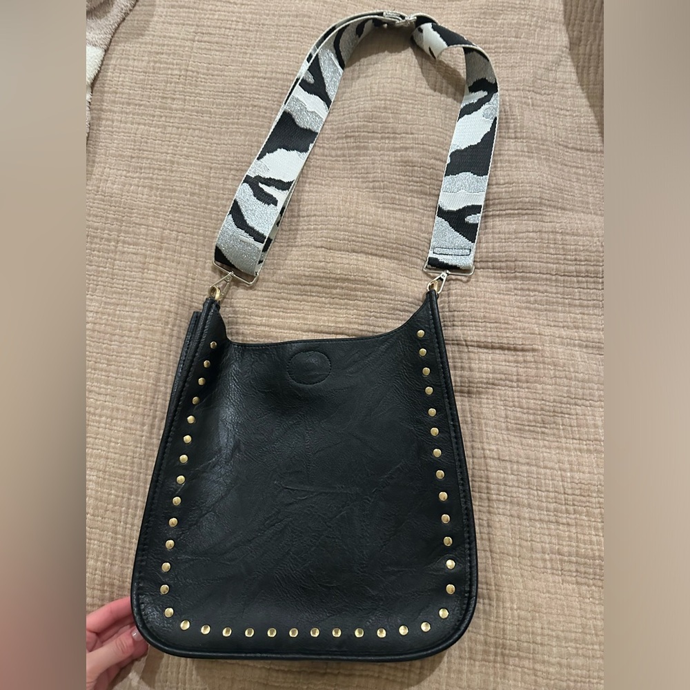 Ah Dorned leather bag